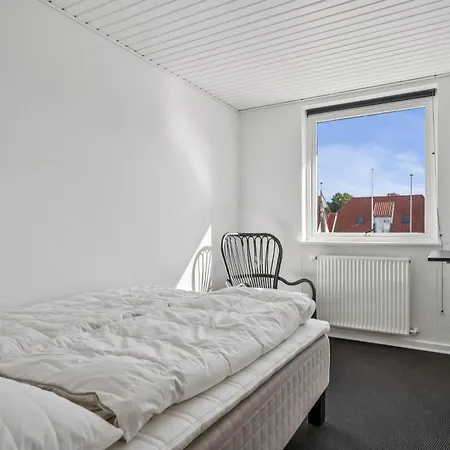 Awesome In With 3 Bedrooms And Wifi Дом отдыха *